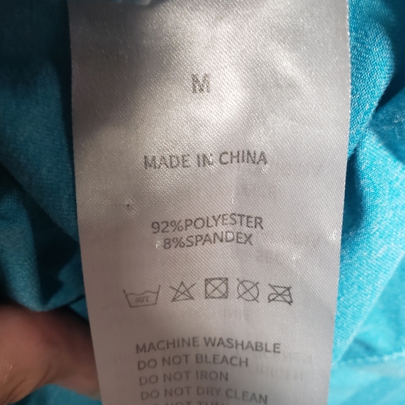 Like New. CQC Sports Medium Short Sleeve Aqua 3 Button Polo Style Top - Picture 5 of 6